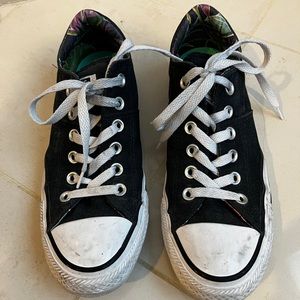 Black Converse.  Size 8.